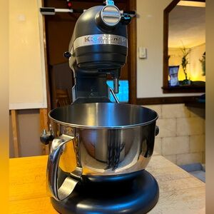 KitchenAid Pro 5 Plus Series 5-Quart
Bowl-Lift Stand Mixer, 10-Speed